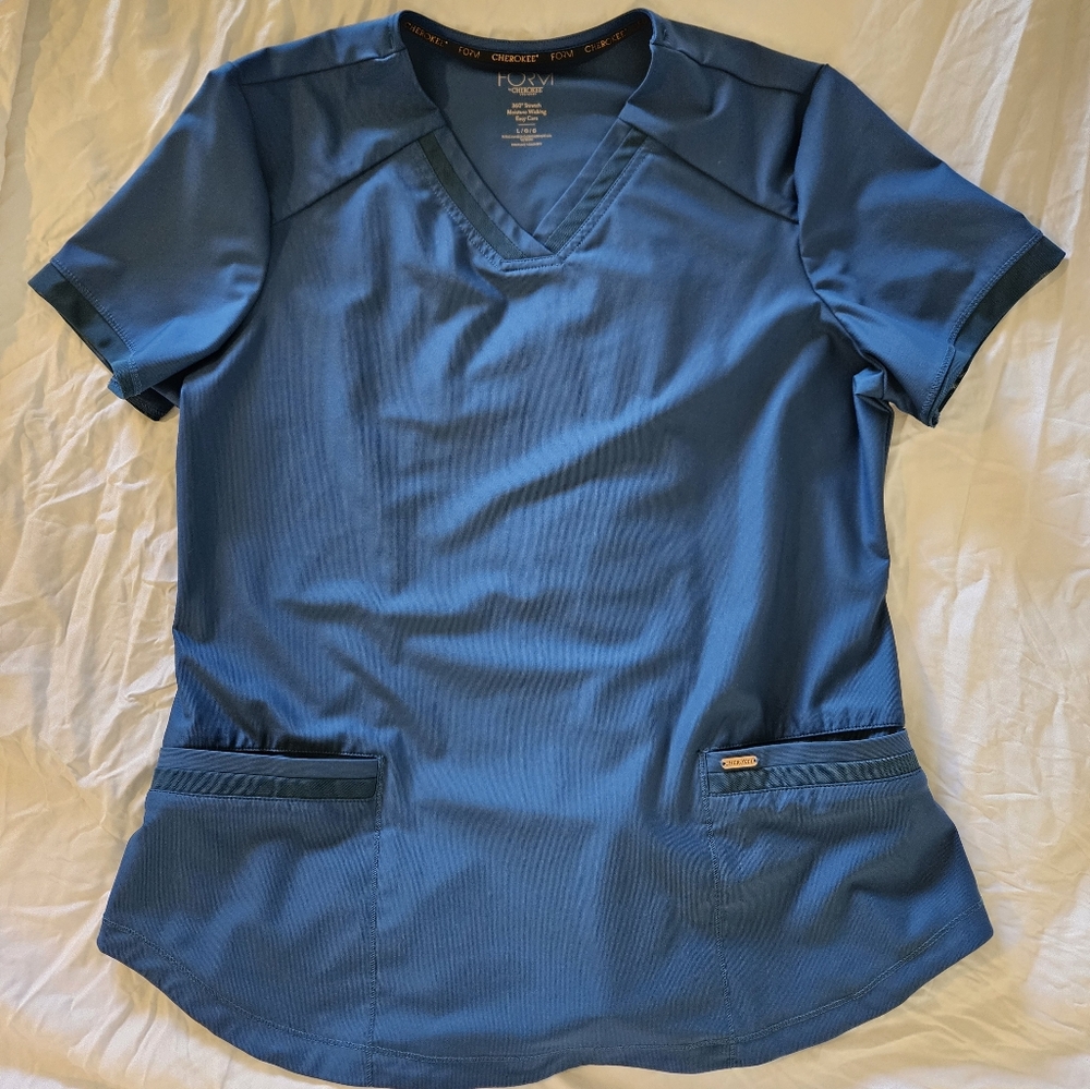 Cherokee Scrub top